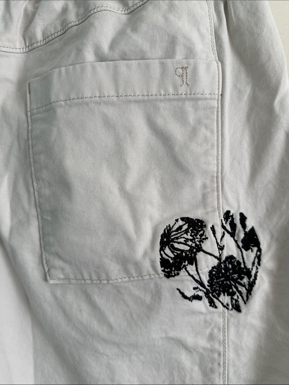 Anthropologie Pilcro Izzie Floral Relaxed Pull-On Barrel Pants - Picture 6 of 8
